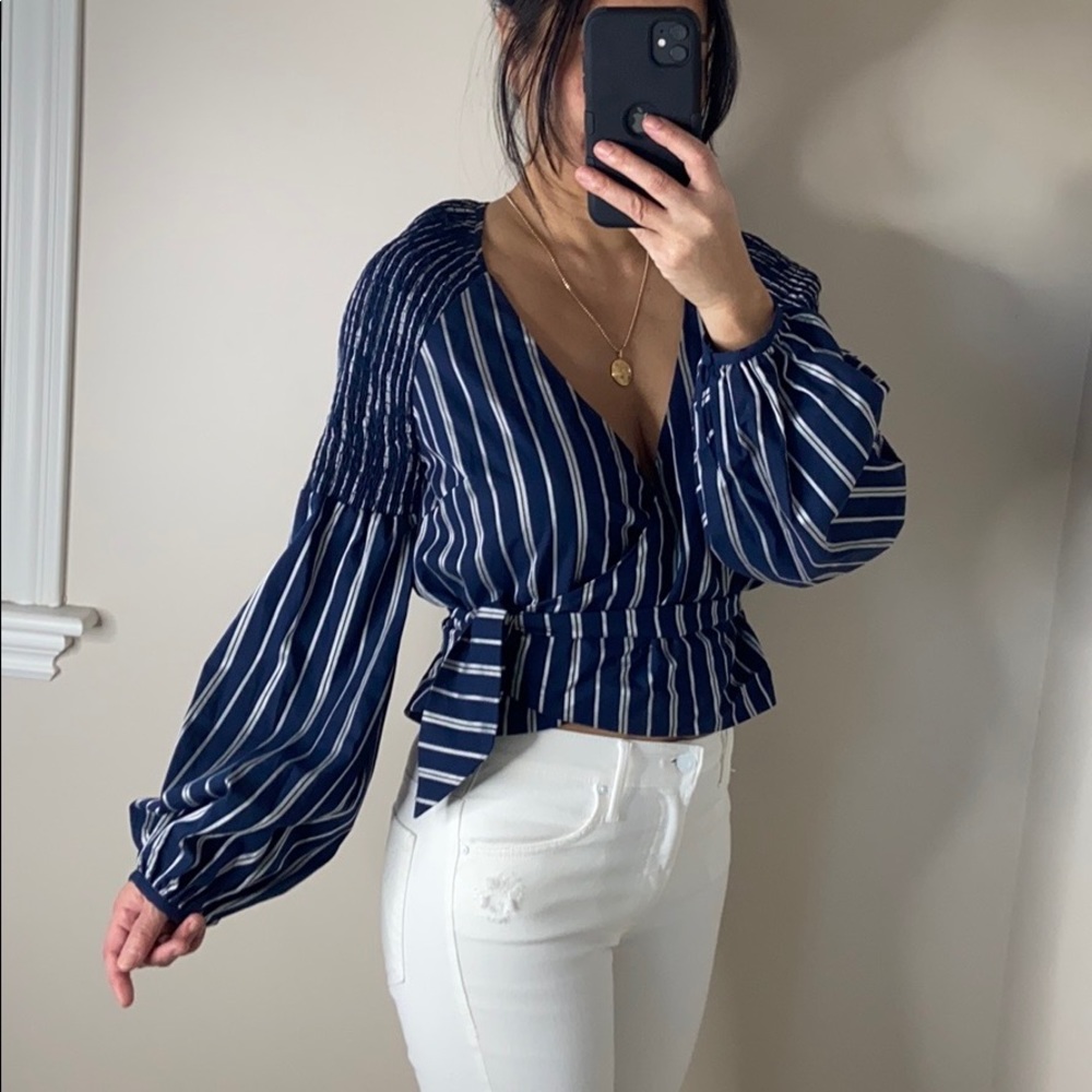 NWT Wrap striped puffy sleeves